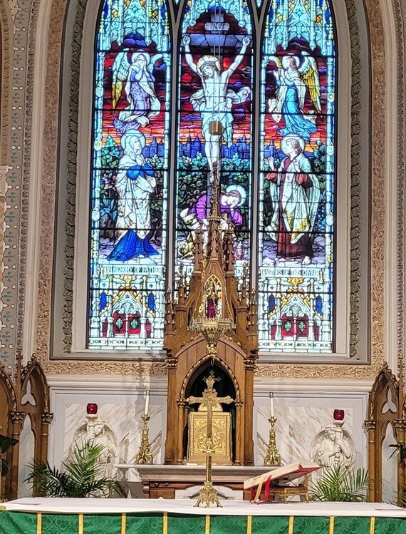 Praise-the-Lord Roman Catholic Church Alter table